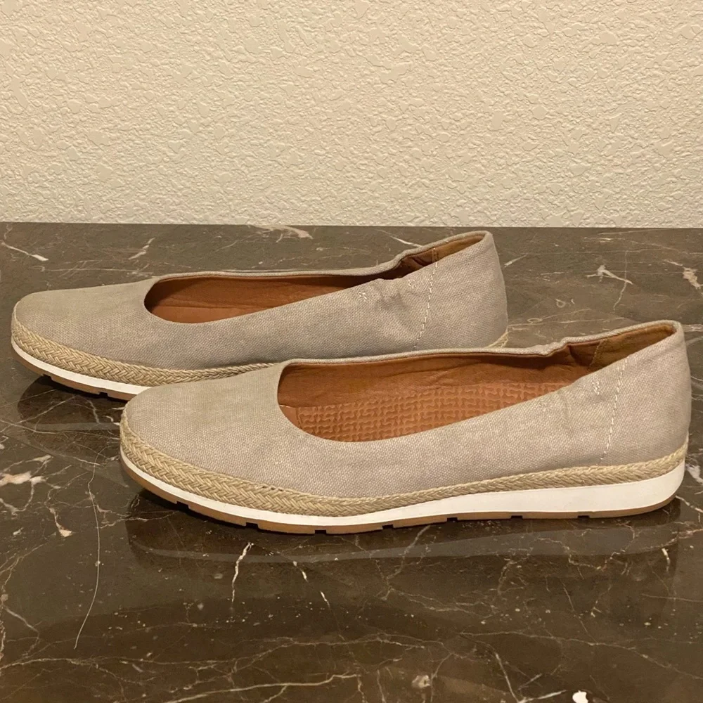 Baretraps Prim Espadrille With Orthotic Arch Support 7.5M